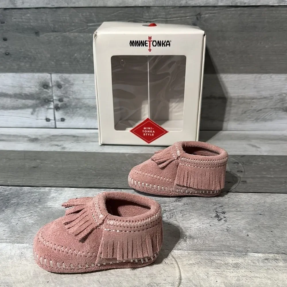 Minnetonka Mini-Tonka‎ Style Pink Suede Moccasins Size 1 (3-6m)